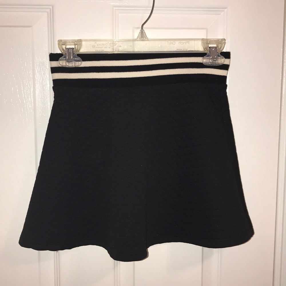 BLACK SKATER SKIRT